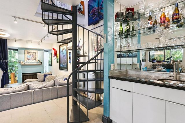 2593 Trapp Ave 3, Miami, FL 33133