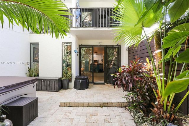 2593 Trapp Ave 3, Miami, FL 33133