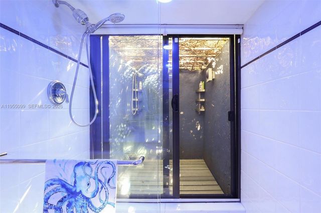 2593 Trapp Ave 3, Miami, FL 33133