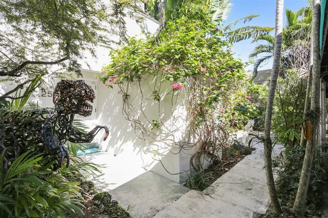 2593 Trapp Ave 3, Miami, FL 33133