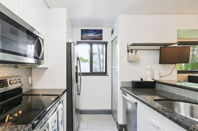 2593 Trapp Ave 3, Miami, FL 33133