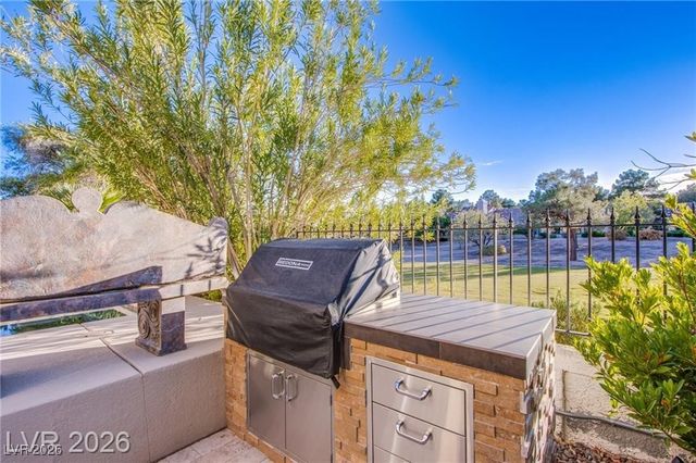 8149 Pinnacle Peak Ave Avenue, Las Vegas, NV 89113