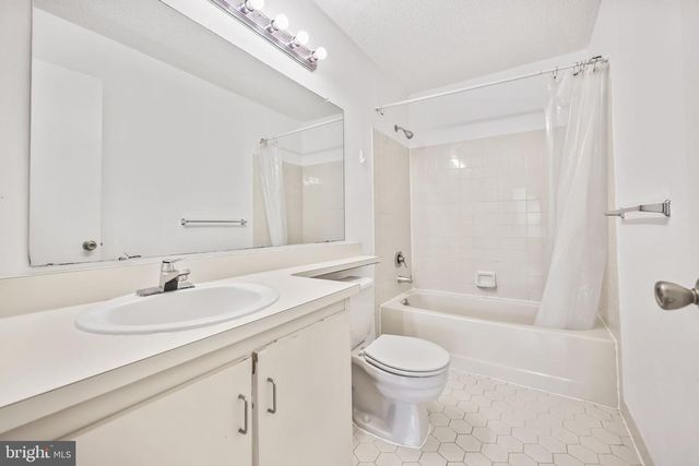 27 JUNIPER WAY, Hamilton, NJ 08619