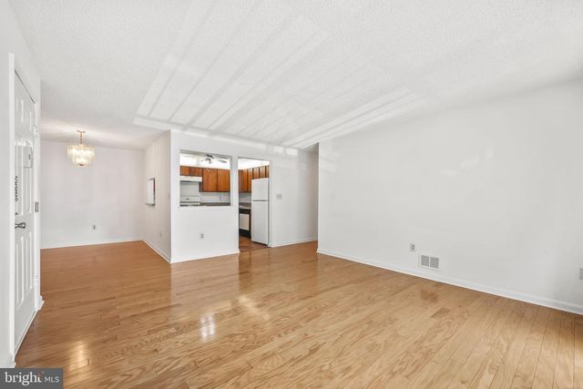27 JUNIPER WAY, Hamilton, NJ 08619