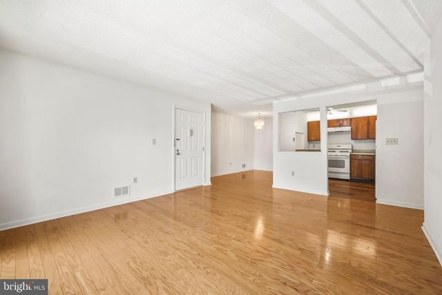 27 JUNIPER WAY, Hamilton, NJ 08619