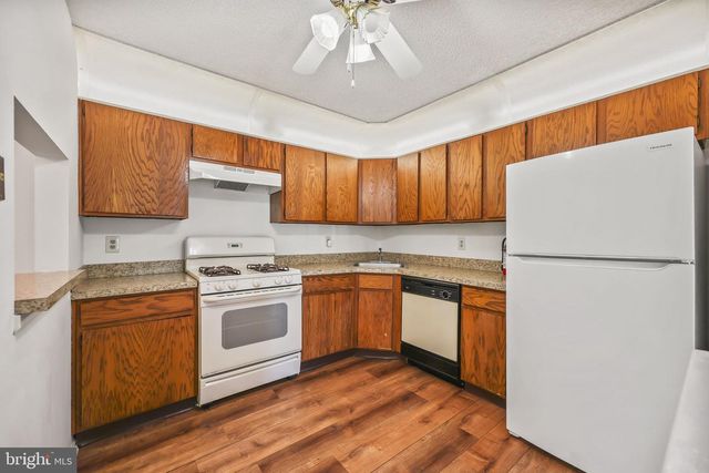 27 JUNIPER WAY, Hamilton, NJ 08619
