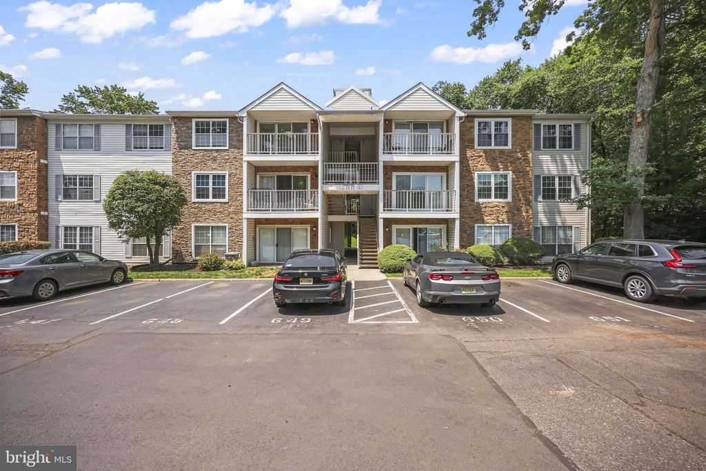 27 JUNIPER WAY, Hamilton, NJ 08619