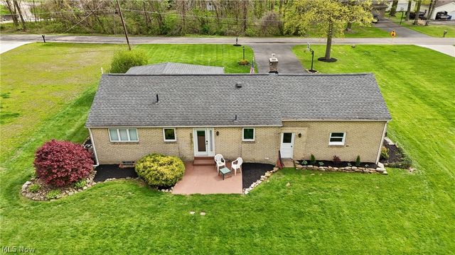 6987 White Oak Drive, Hubbard, OH 44425
