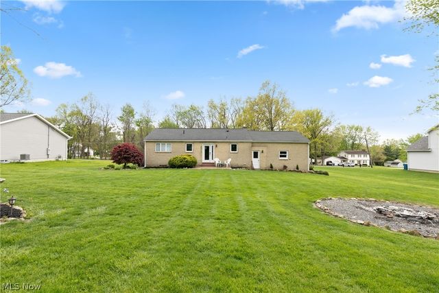 6987 White Oak Drive, Hubbard, OH 44425