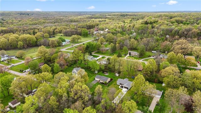 6987 White Oak Drive, Hubbard, OH 44425