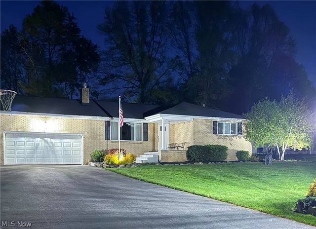 6987 White Oak Drive, Hubbard, OH 44425