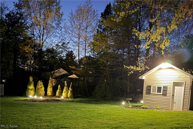 6987 White Oak Drive, Hubbard, OH 44425