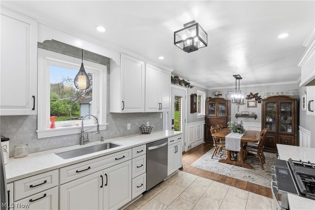 6987 White Oak Drive, Hubbard, OH 44425