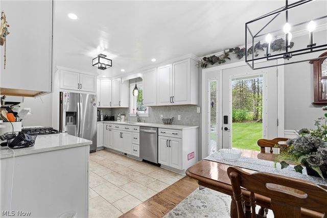 6987 White Oak Drive, Hubbard, OH 44425