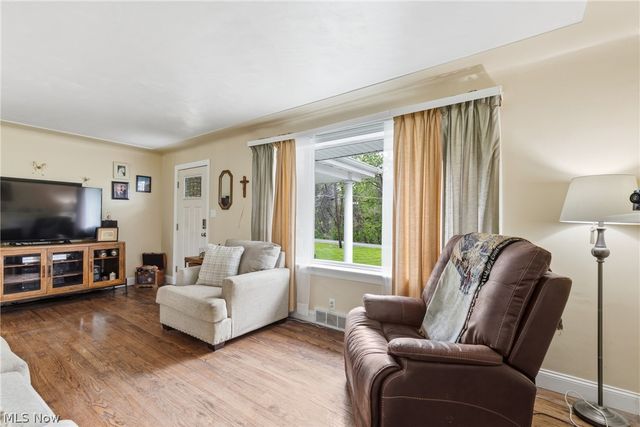6987 White Oak Drive, Hubbard, OH 44425