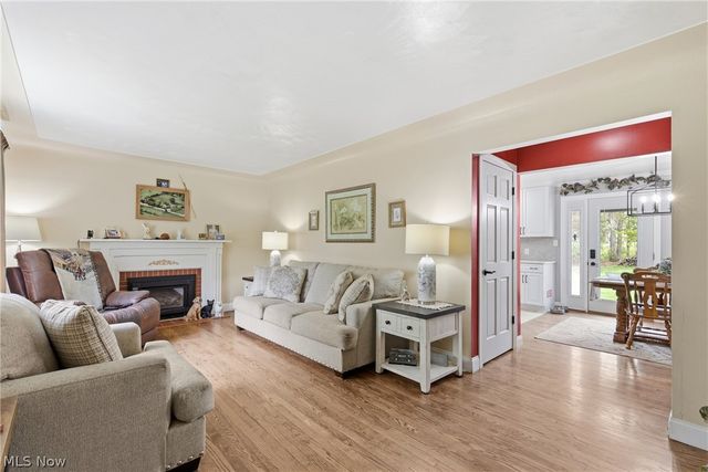 6987 White Oak Drive, Hubbard, OH 44425