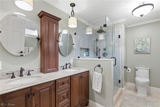 6987 White Oak Drive, Hubbard, OH 44425