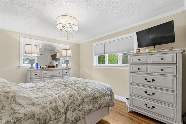 6987 White Oak Drive, Hubbard, OH 44425
