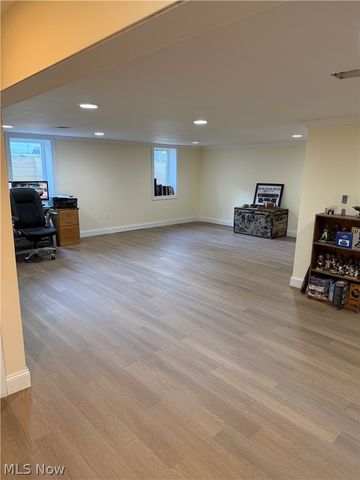 6987 White Oak Drive, Hubbard, OH 44425