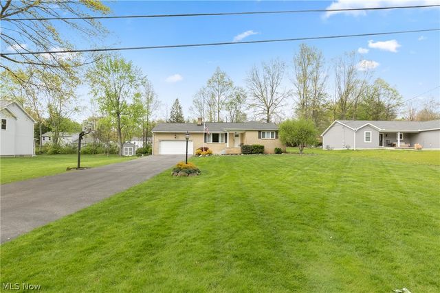 6987 White Oak Drive, Hubbard, OH 44425