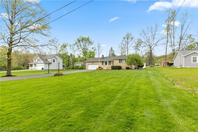6987 White Oak Drive, Hubbard, OH 44425