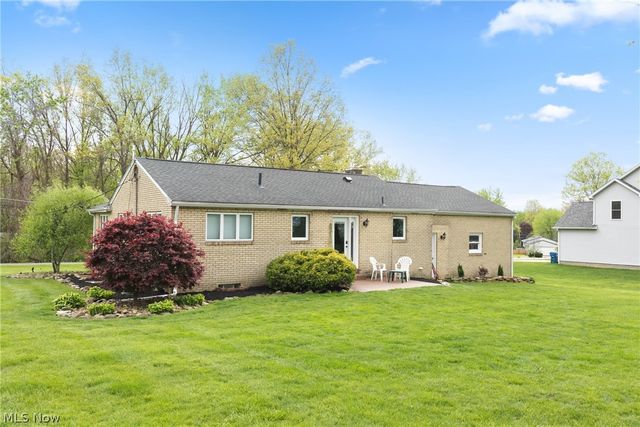6987 White Oak Drive, Hubbard, OH 44425