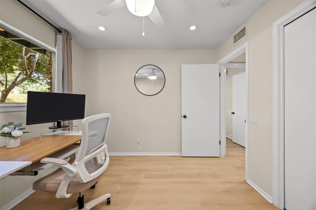 1304 Mariposa DR 132, Austin, TX 78704