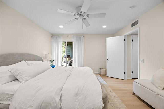 1304 Mariposa DR 132, Austin, TX 78704