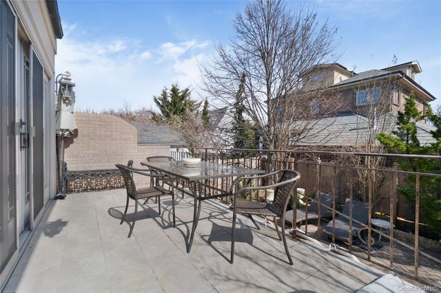 418 Beach 145th Street, Neponsit, NY 11694