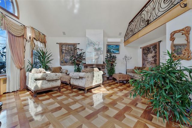 418 Beach 145th Street, Neponsit, NY 11694