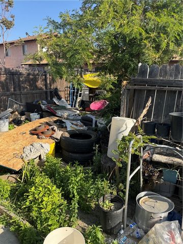 651 W Devonshire Avenue, Hemet, CA 92543