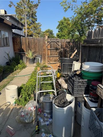 651 W Devonshire Avenue, Hemet, CA 92543