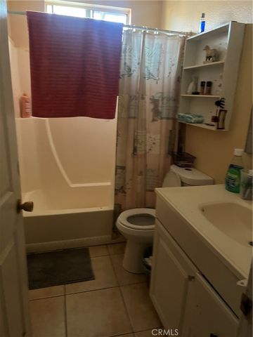 651 W Devonshire Avenue, Hemet, CA 92543