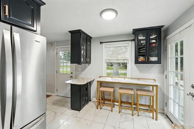 381 N Brook Rd, Springfield, MA 01119