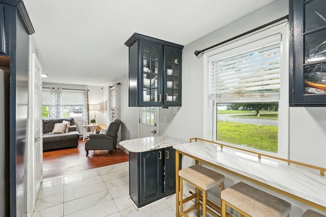 381 N Brook Rd, Springfield, MA 01119