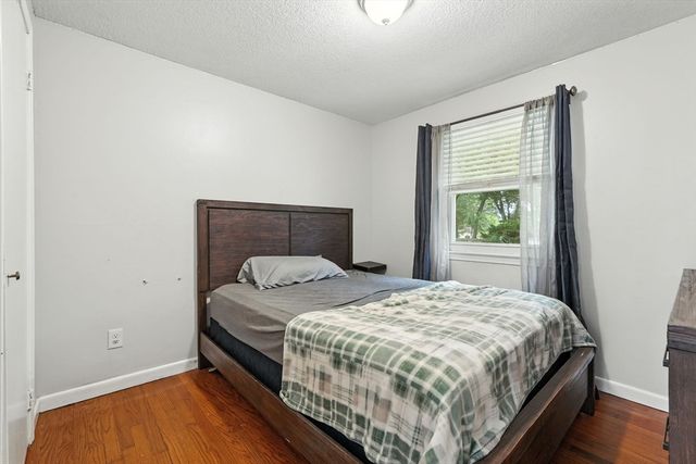 381 N Brook Rd, Springfield, MA 01119