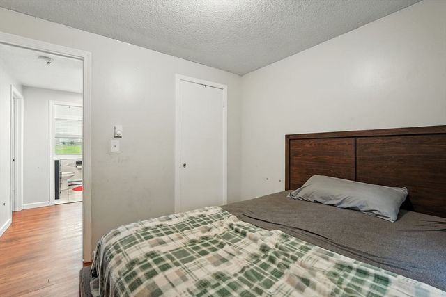 381 N Brook Rd, Springfield, MA 01119