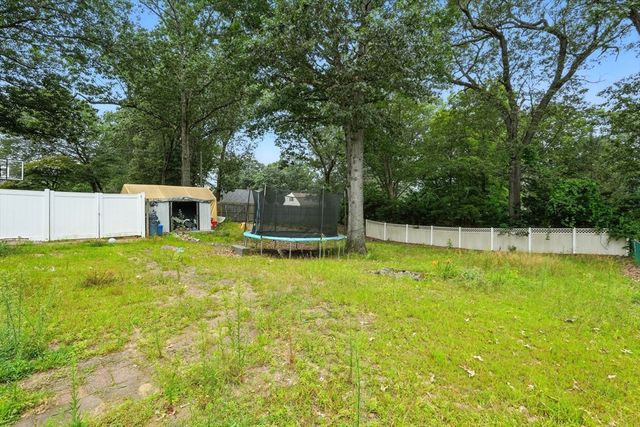 381 N Brook Rd, Springfield, MA 01119