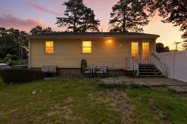 381 N Brook Rd, Springfield, MA 01119