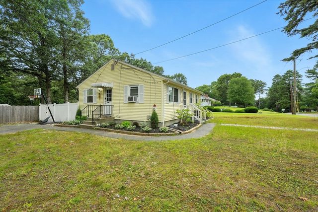 381 N Brook Rd, Springfield, MA 01119