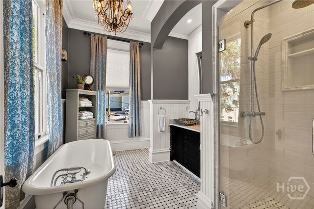 121 E 36th Street, Savannah, GA 31401