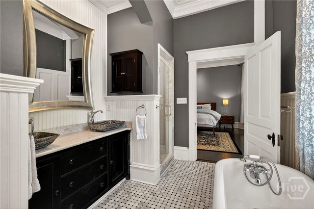 121 E 36th Street, Savannah, GA 31401