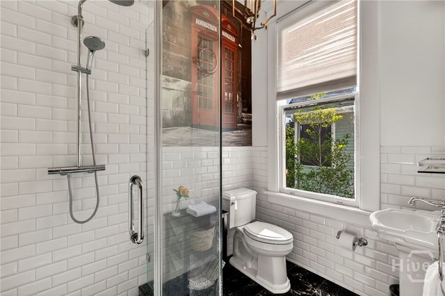 121 E 36th Street, Savannah, GA 31401