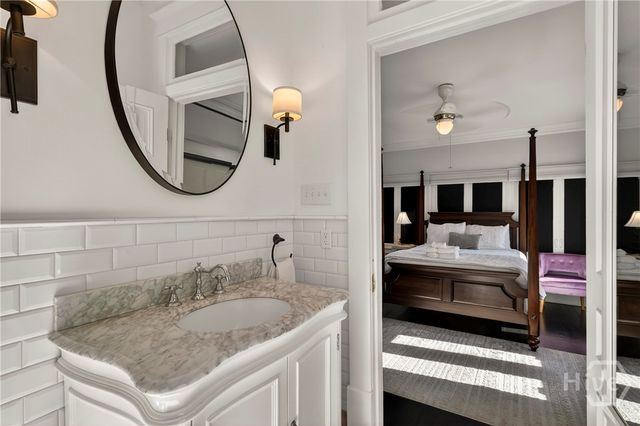 121 E 36th Street, Savannah, GA 31401