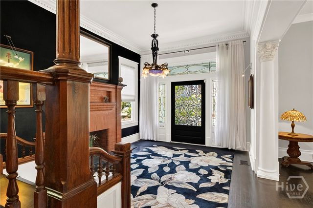 121 E 36th Street, Savannah, GA 31401