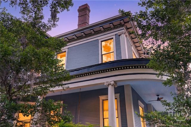 121 E 36th Street, Savannah, GA 31401