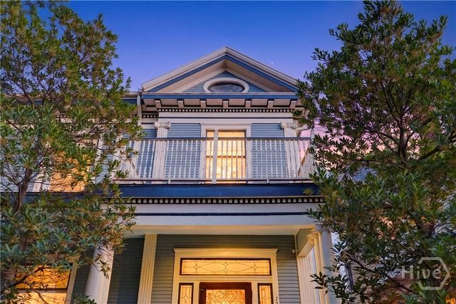 121 E 36th Street, Savannah, GA 31401