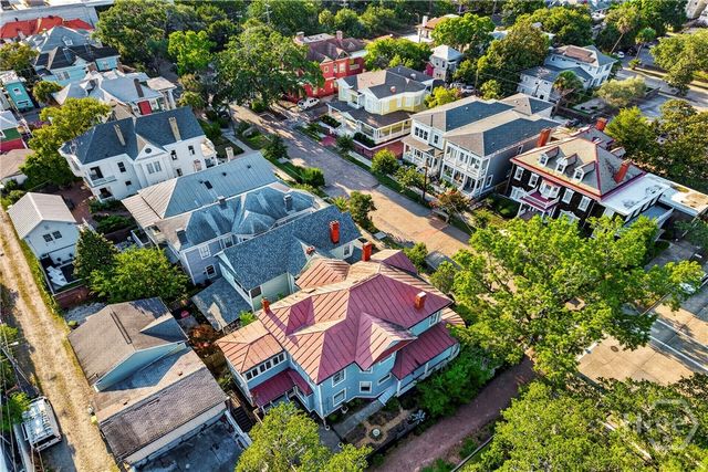121 E 36th Street, Savannah, GA 31401