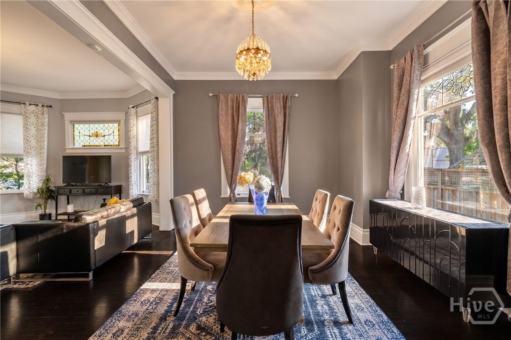 Image 10 of property listing at 121 E 36th Street, Savannah, GA 31401