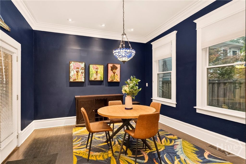Image 14 of property listing at 121 E 36th Street, Savannah, GA 31401
